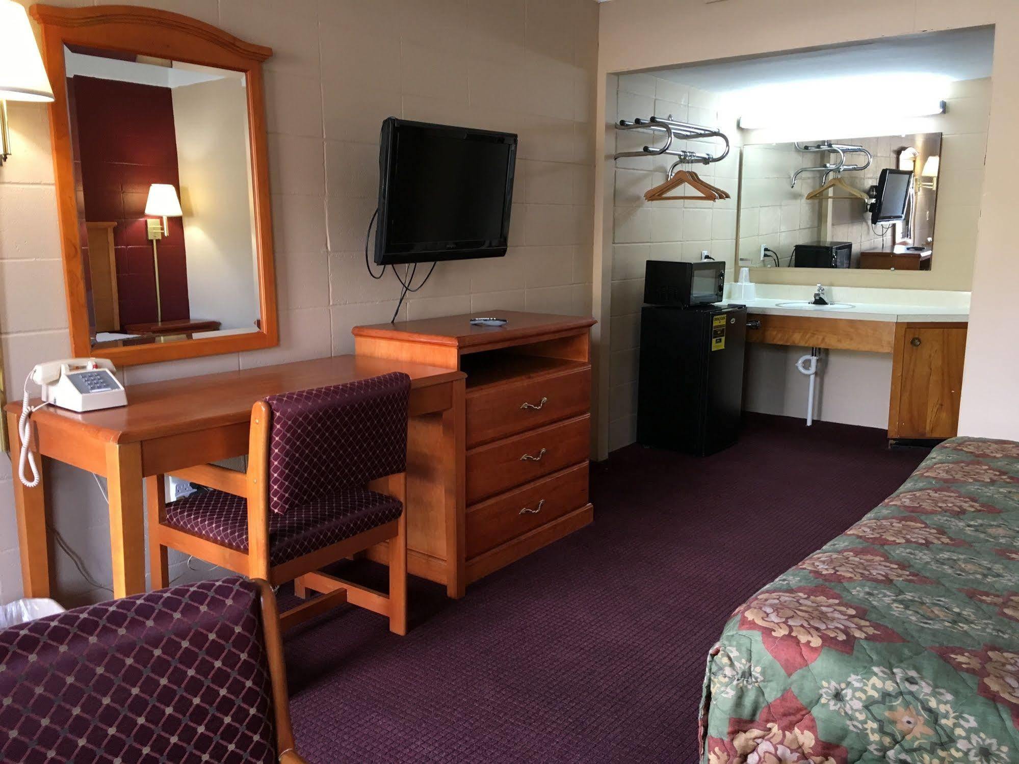 Budget Inn Carthage Dış mekan fotoğraf