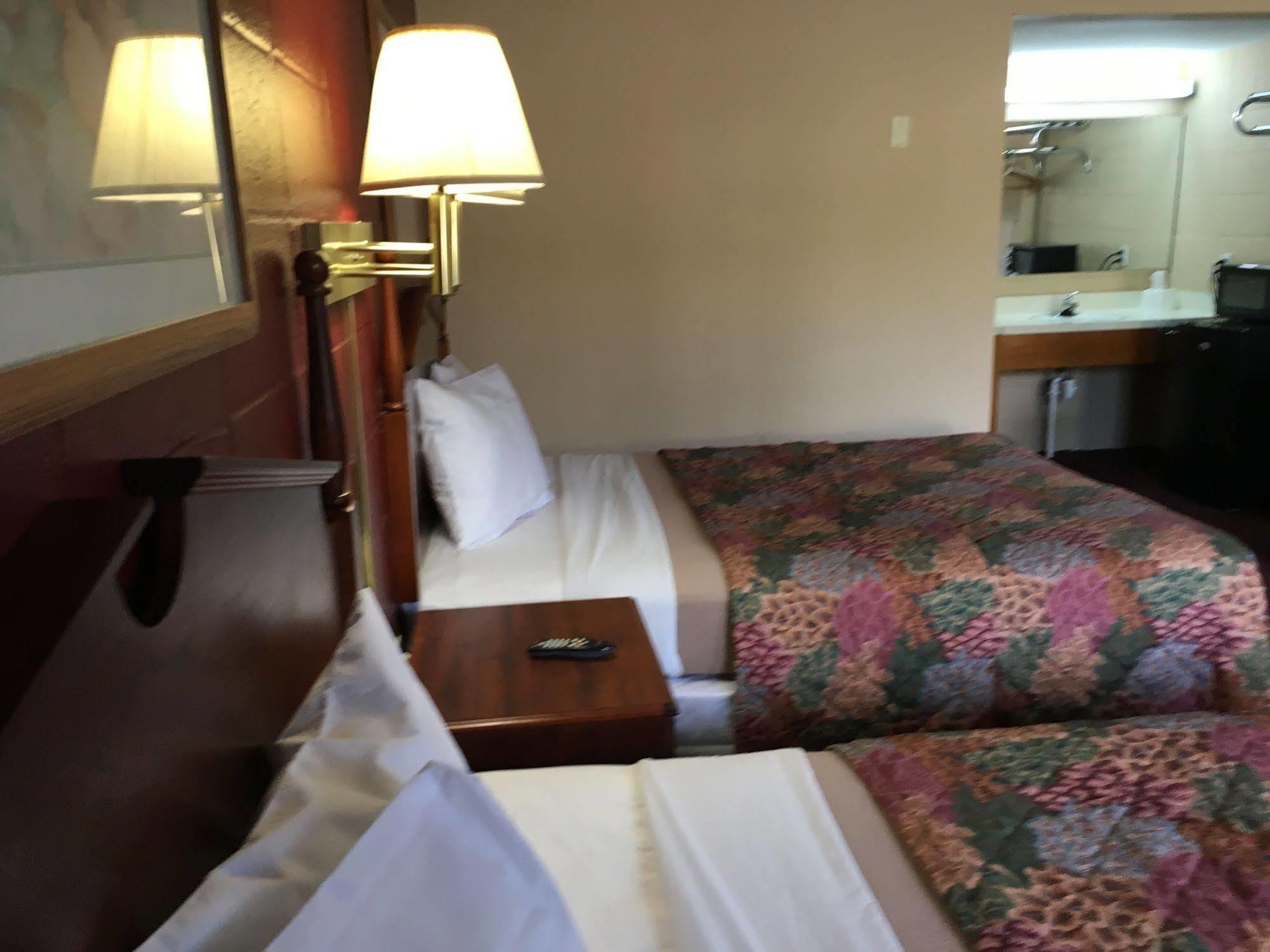Budget Inn Carthage Dış mekan fotoğraf